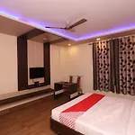 Oyo 33387 Laxmi Lawn And Resort Suite