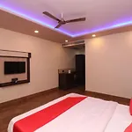 Oyo 33387 Laxmi Lawn And Resort Suite